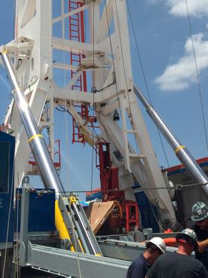 Hydraulic cylinders for land-based oil rigs e.g. Mast and Substructure Raising and Rig Moving